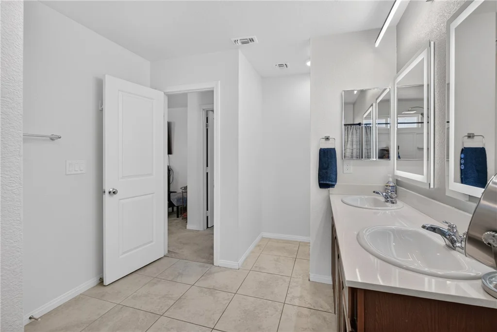 8432 Alder Rain, Las Vegas, NV 89113
