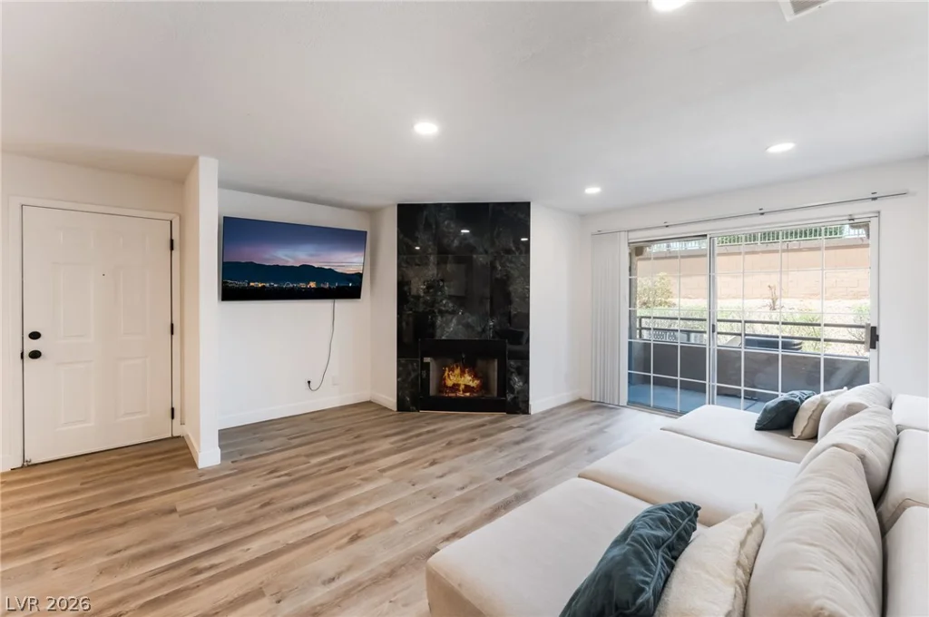2200 Fort Apache, Las Vegas, NV 89117