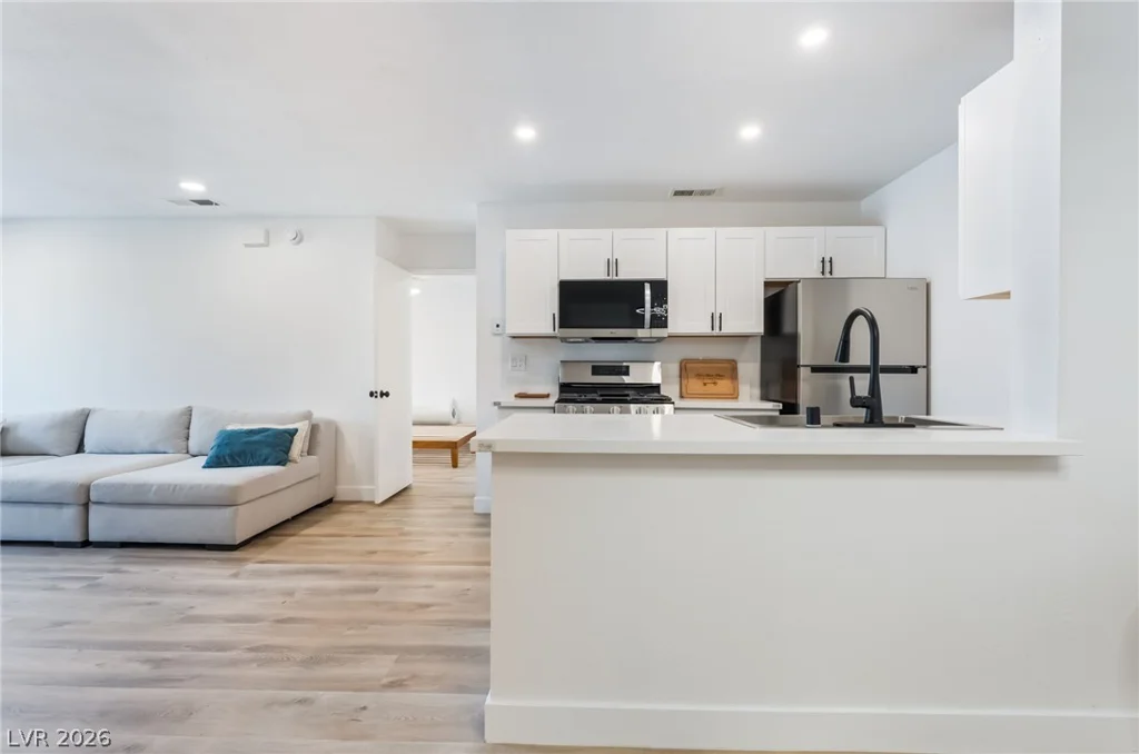 2200 Fort Apache, Las Vegas, NV 89117