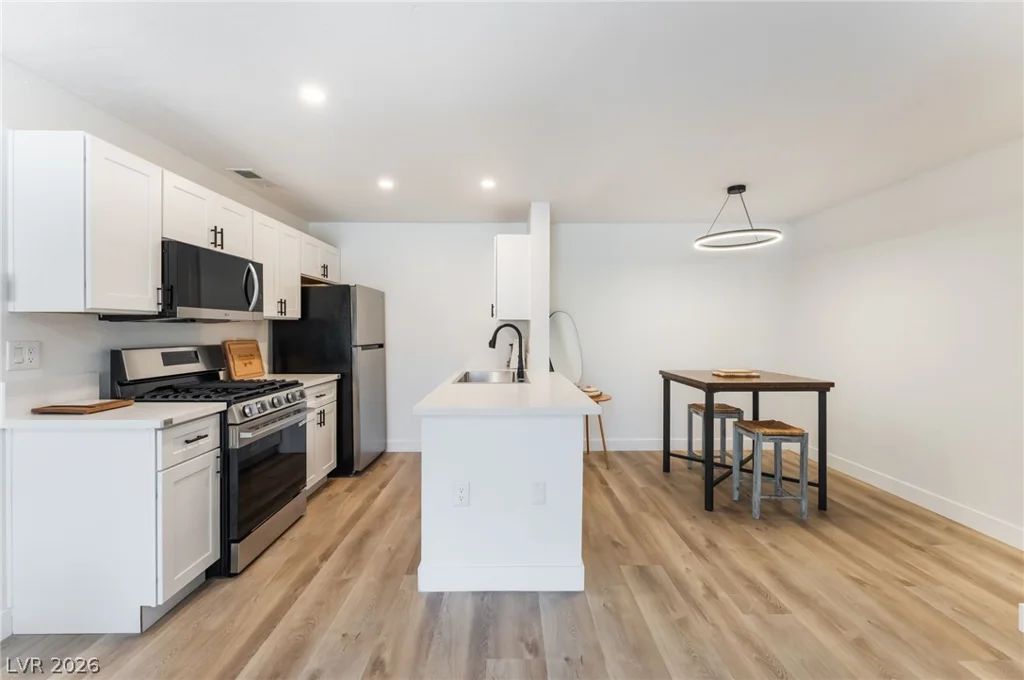 2200 Fort Apache, Las Vegas, NV 89117