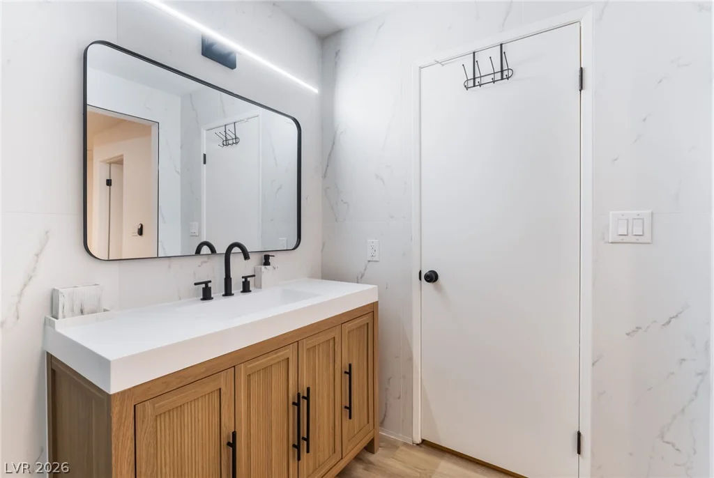 2200 Fort Apache, Las Vegas, NV 89117