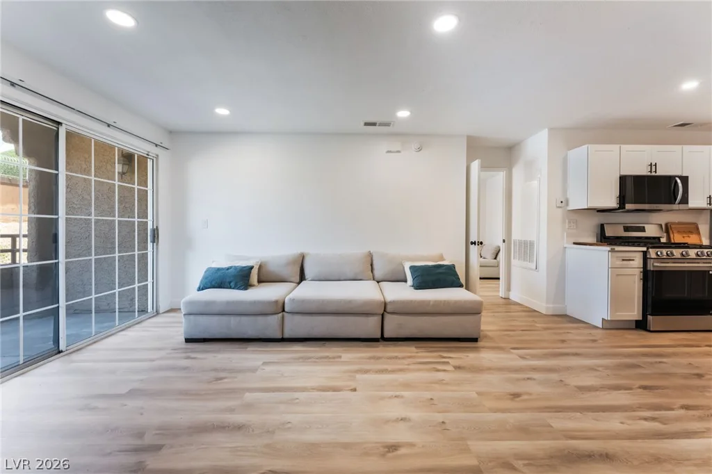 2200 Fort Apache, Las Vegas, NV 89117