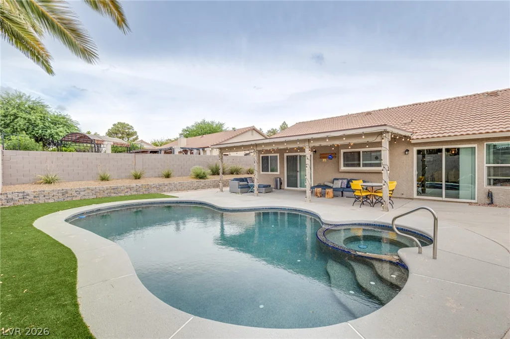 3249 Palmdesert Way, Las Vegas, NV 89120