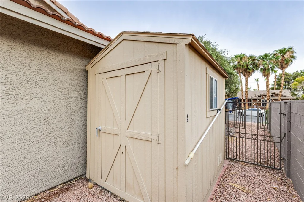 3249 Palmdesert Way, Las Vegas, NV 89120
