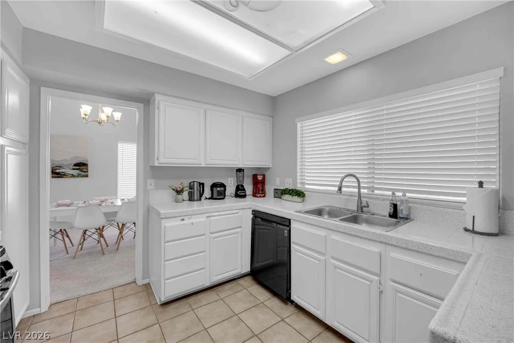 6719 Wayburn, Las Vegas, NV 89103