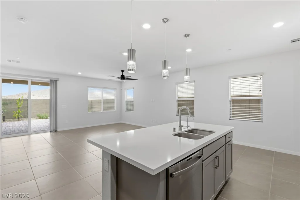 11576 Desert Hollow, Las Vegas, NV 89138