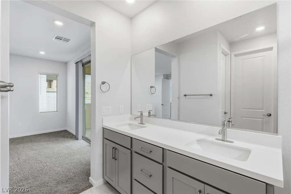 11576 Desert Hollow, Las Vegas, NV 89138