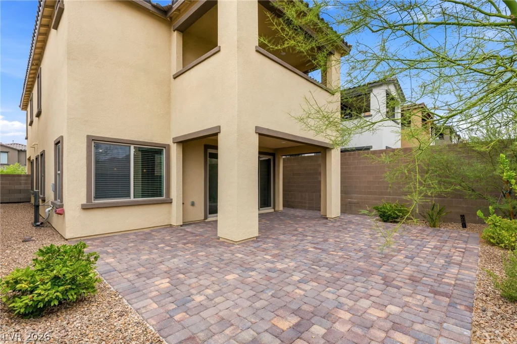 11576 Desert Hollow, Las Vegas, NV 89138