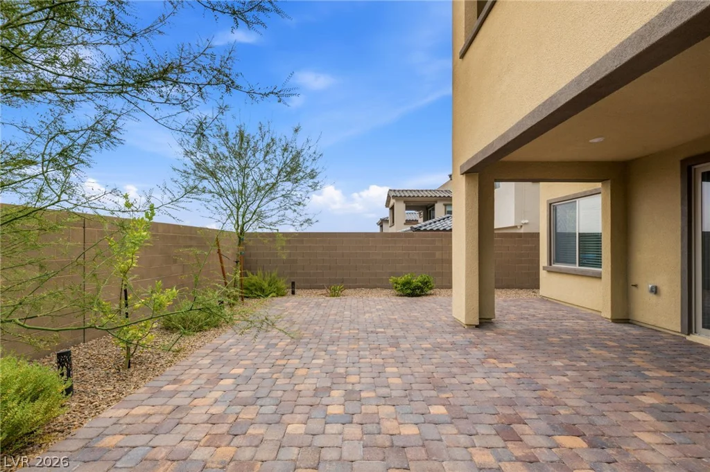 11576 Desert Hollow, Las Vegas, NV 89138