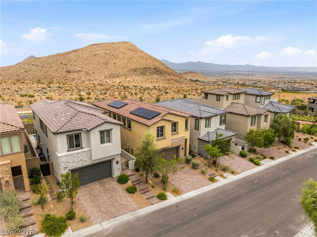 11576 Desert Hollow, Las Vegas, NV 89138