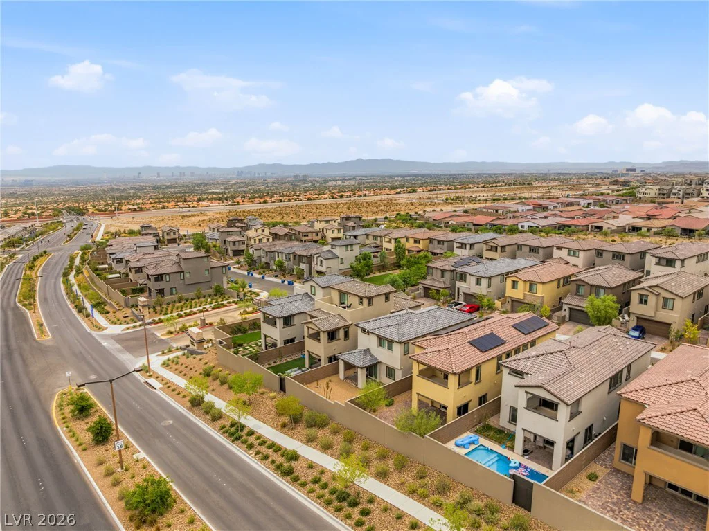 11576 Desert Hollow, Las Vegas, NV 89138