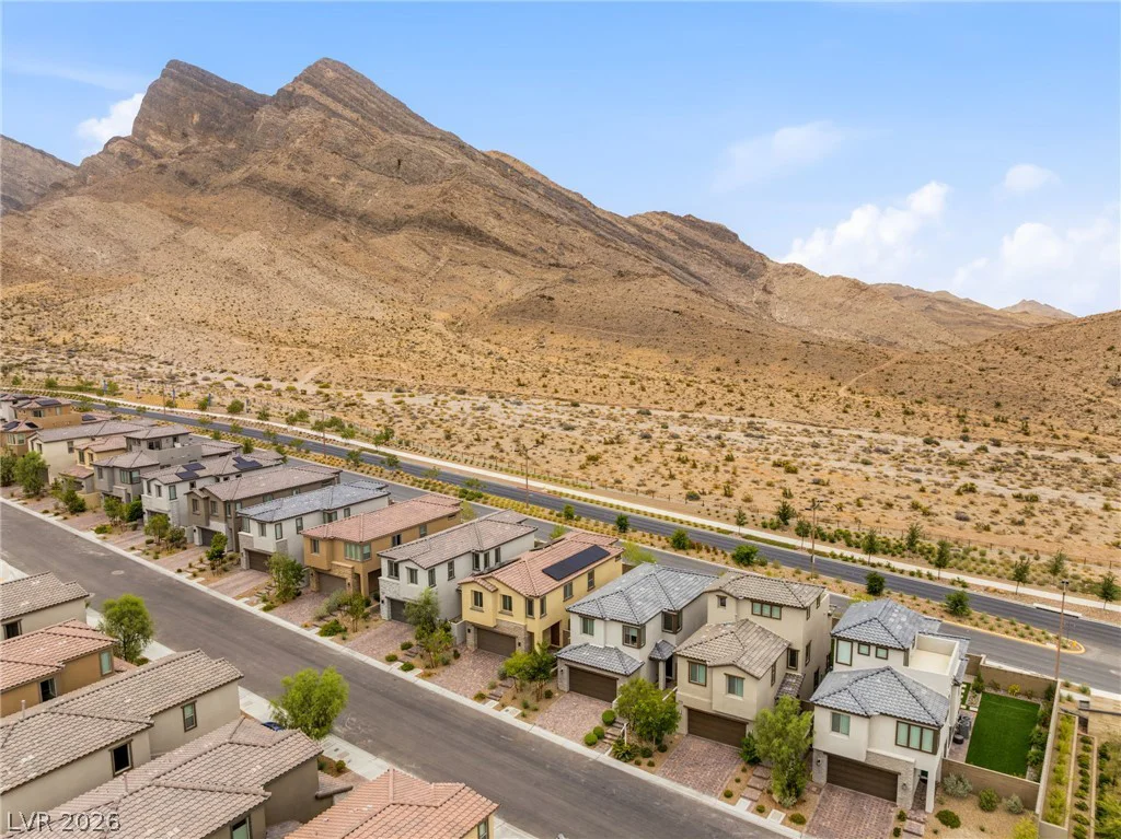11576 Desert Hollow, Las Vegas, NV 89138