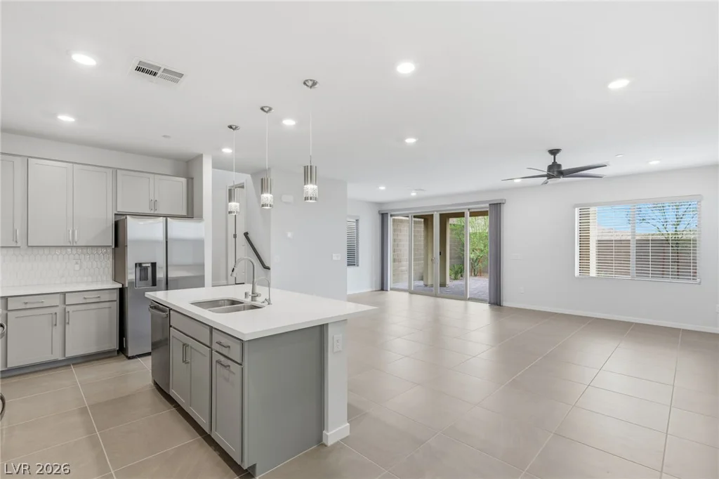 11576 Desert Hollow, Las Vegas, NV 89138