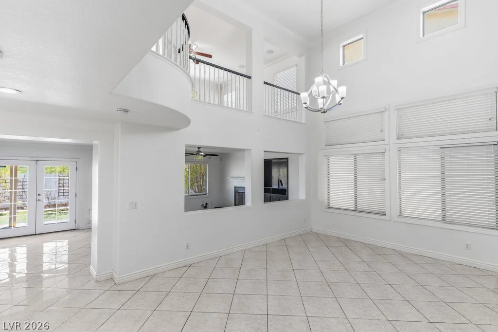 10143 Canyon Hills, Las Vegas, NV 89148