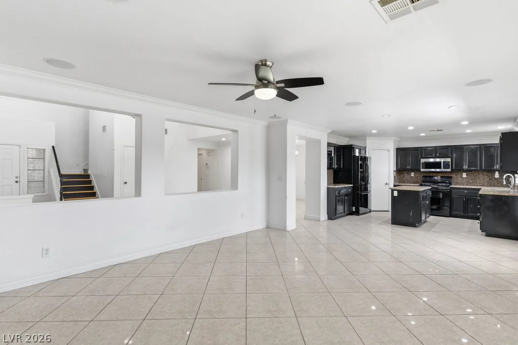 10143 Canyon Hills, Las Vegas, NV 89148