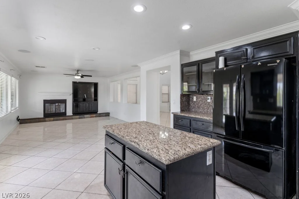 10143 Canyon Hills, Las Vegas, NV 89148