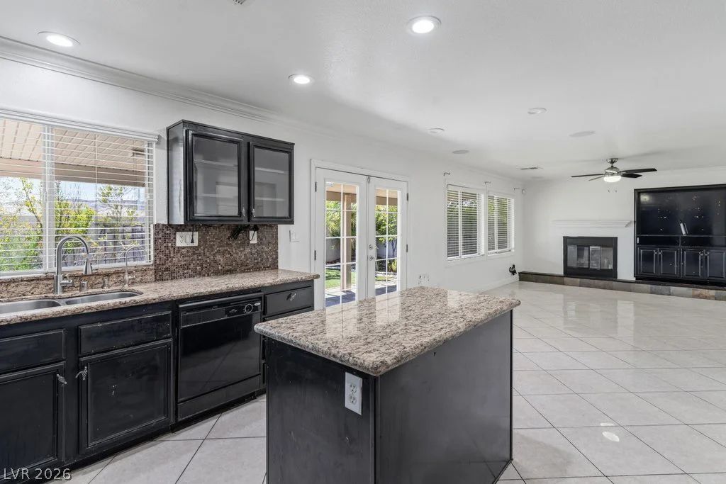10143 Canyon Hills, Las Vegas, NV 89148