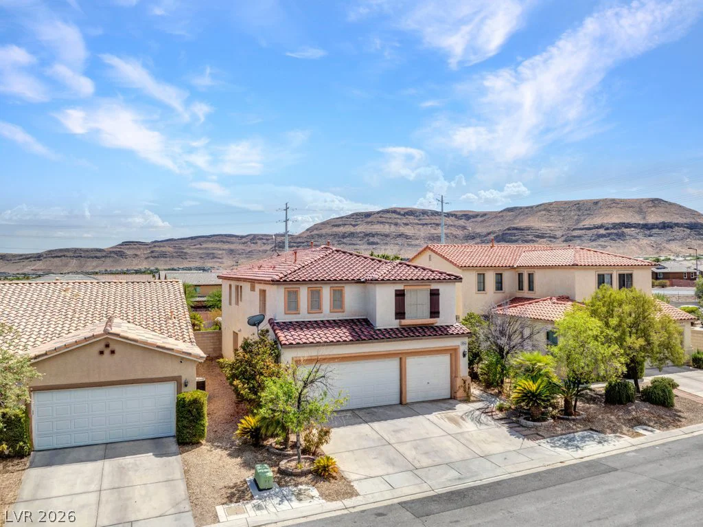 10143 Canyon Hills, Las Vegas, NV 89148