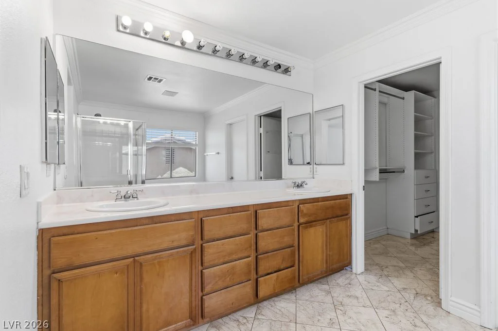 10143 Canyon Hills, Las Vegas, NV 89148