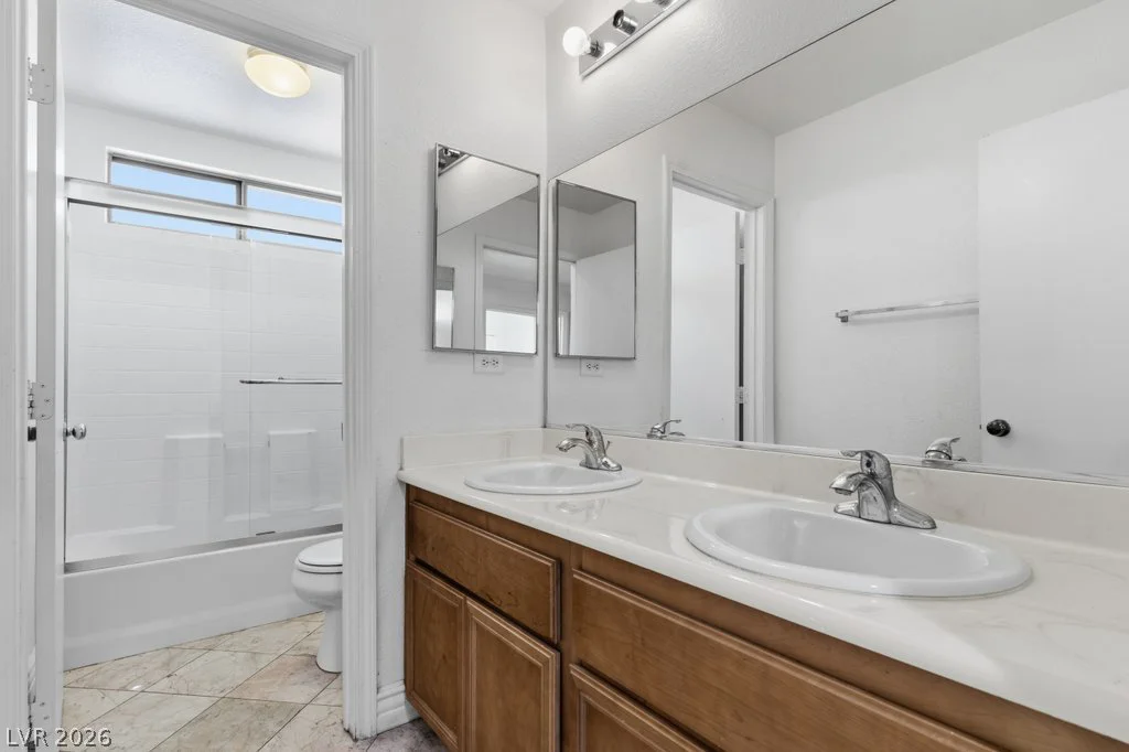 10143 Canyon Hills, Las Vegas, NV 89148