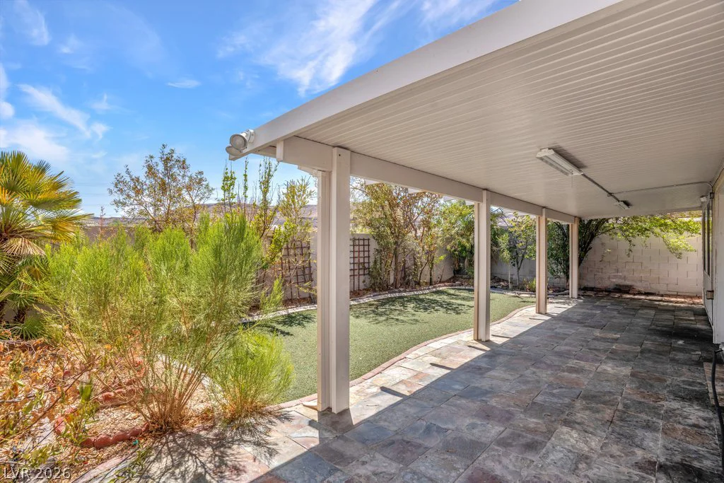 10143 Canyon Hills, Las Vegas, NV 89148