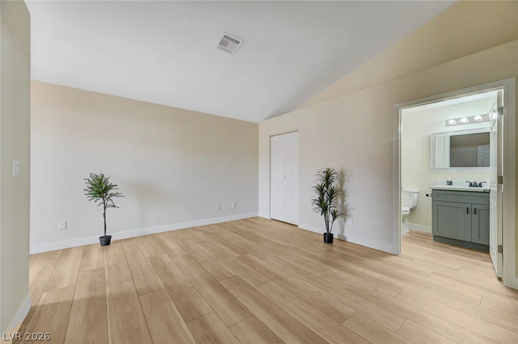 1632 Torrey Pines, Las Vegas, NV 89108