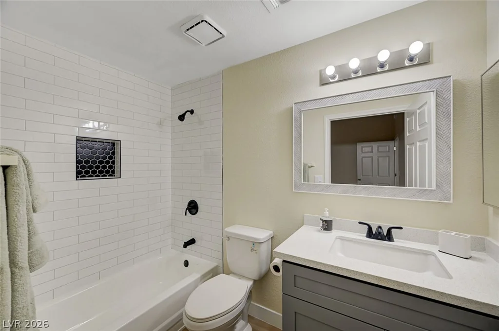1632 Torrey Pines, Las Vegas, NV 89108