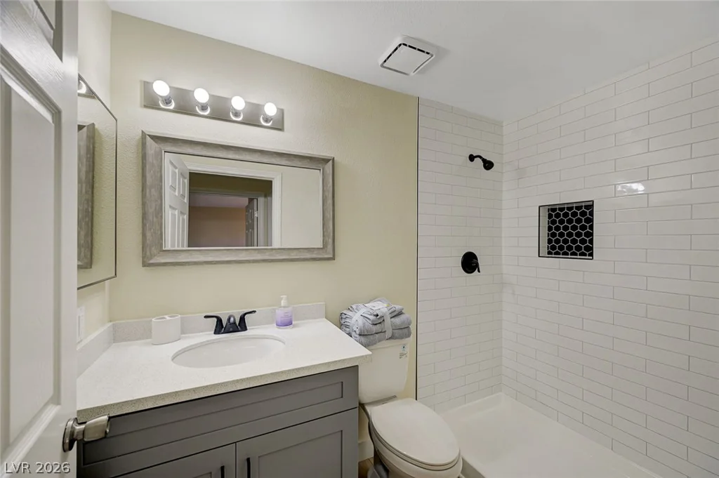 1632 Torrey Pines, Las Vegas, NV 89108