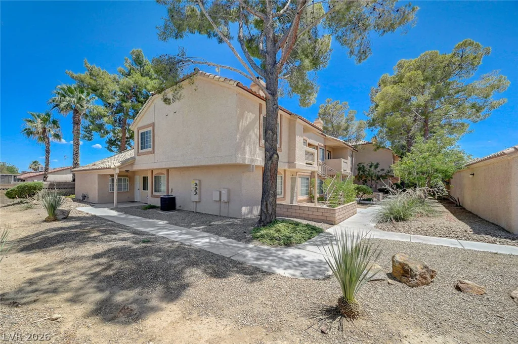 1632 Torrey Pines, Las Vegas, NV 89108
