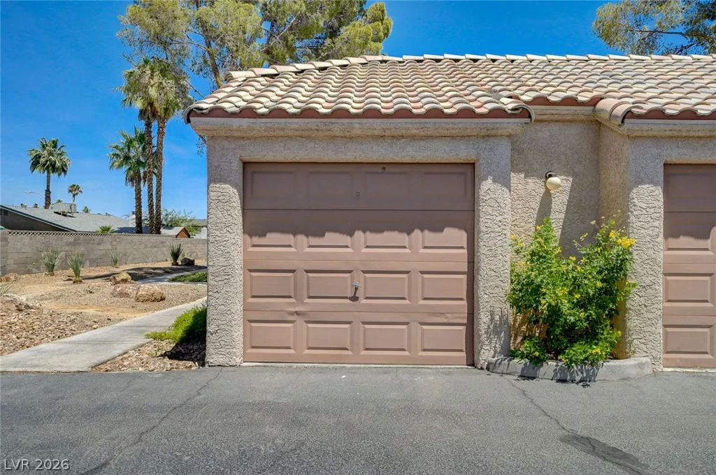 1632 Torrey Pines, Las Vegas, NV 89108