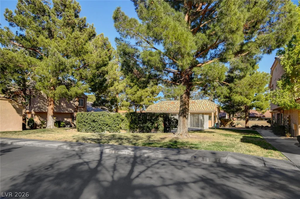 1632 Torrey Pines, Las Vegas, NV 89108