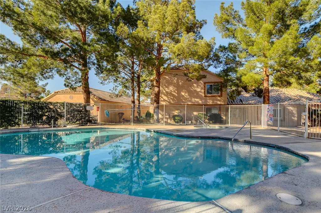 1632 Torrey Pines, Las Vegas, NV 89108
