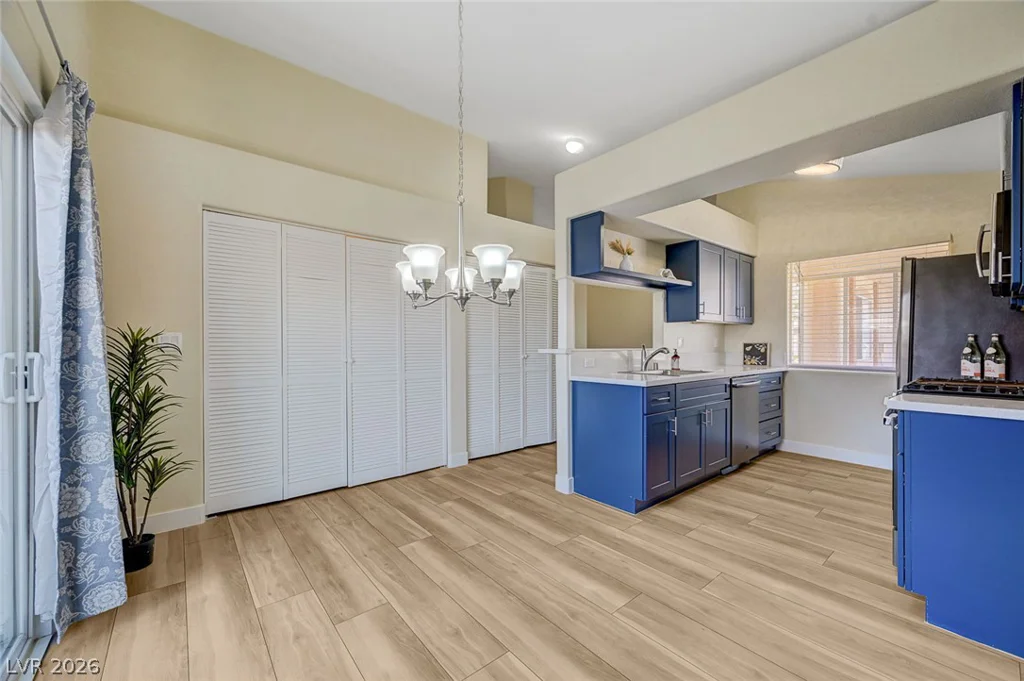 1632 Torrey Pines, Las Vegas, NV 89108