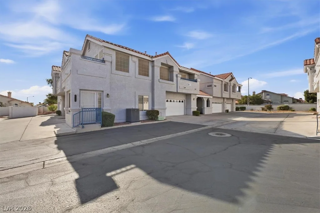 5201 Torrey Pines, Las Vegas, NV 89118