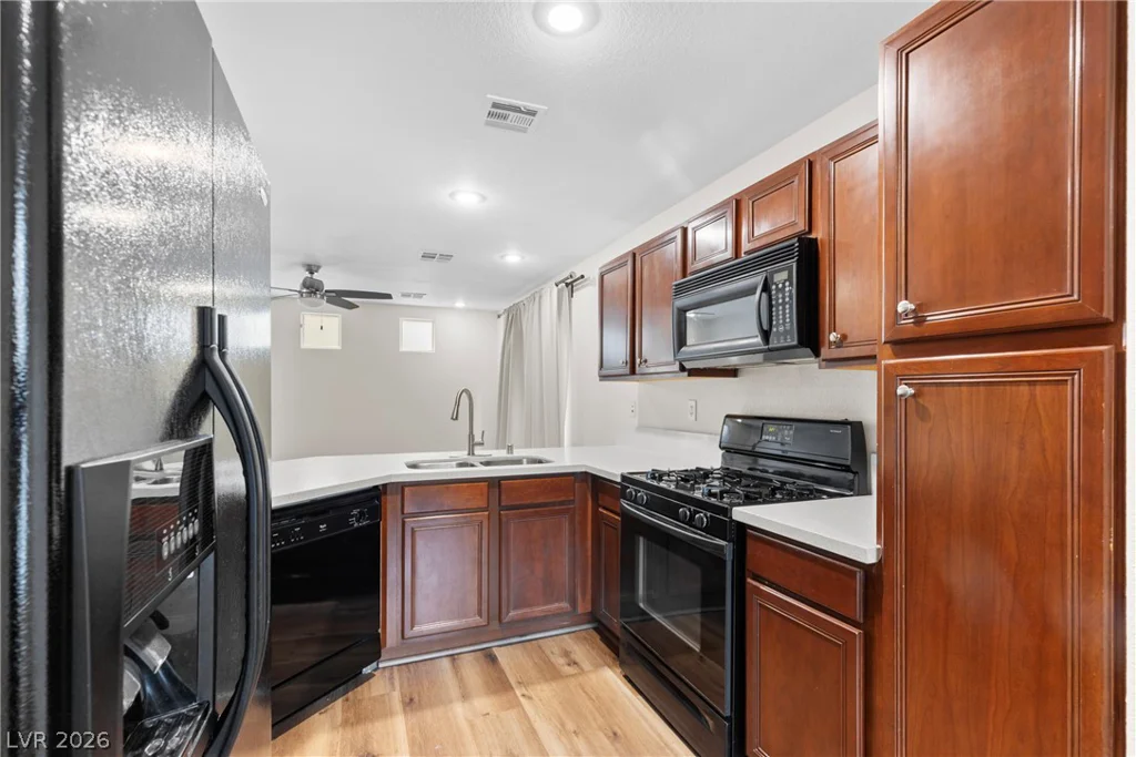 6644 Churnet Valley, Las Vegas, NV 89139