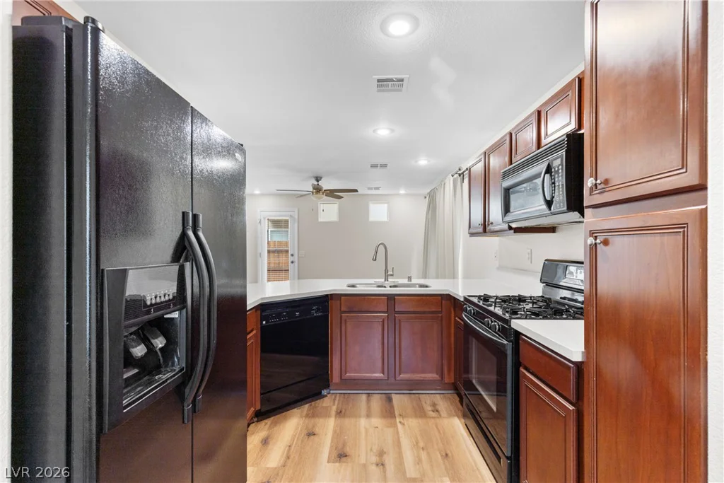 6644 Churnet Valley, Las Vegas, NV 89139