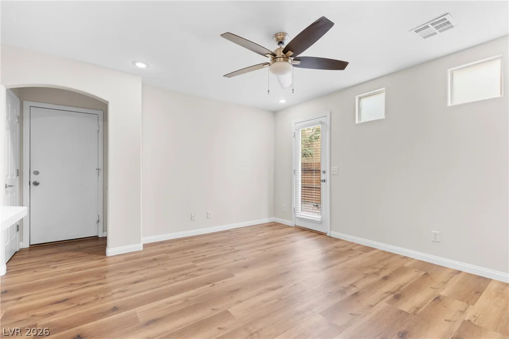 6644 Churnet Valley, Las Vegas, NV 89139