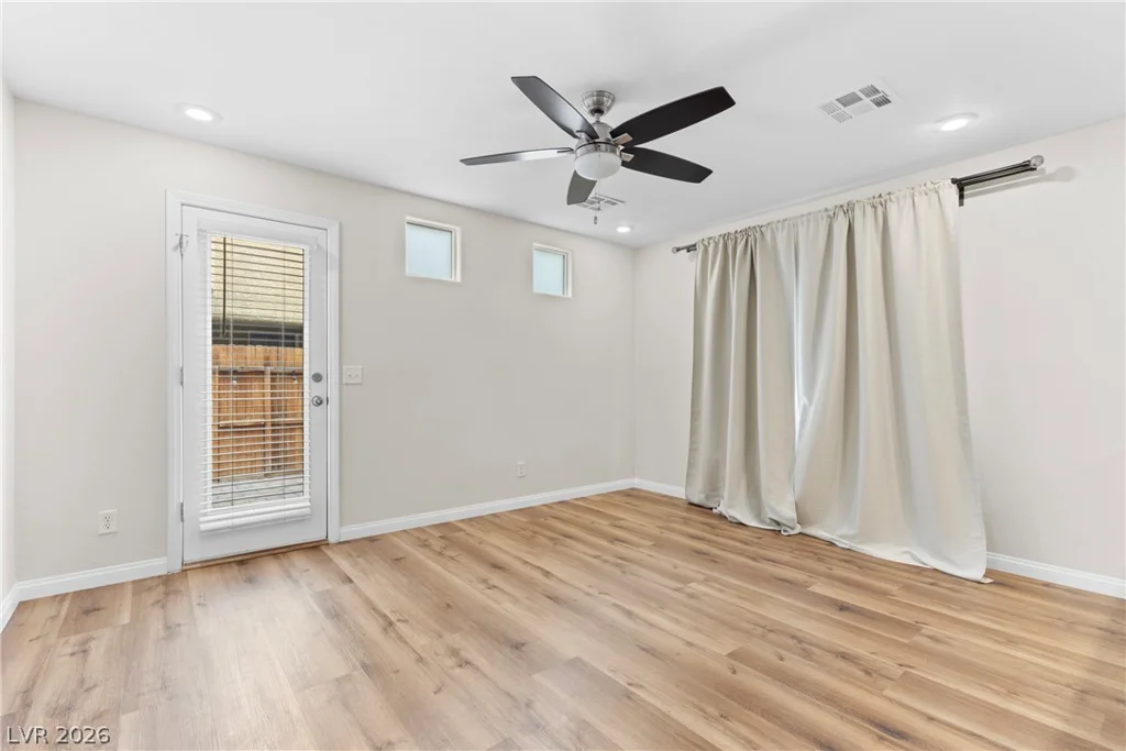 6644 Churnet Valley, Las Vegas, NV 89139
