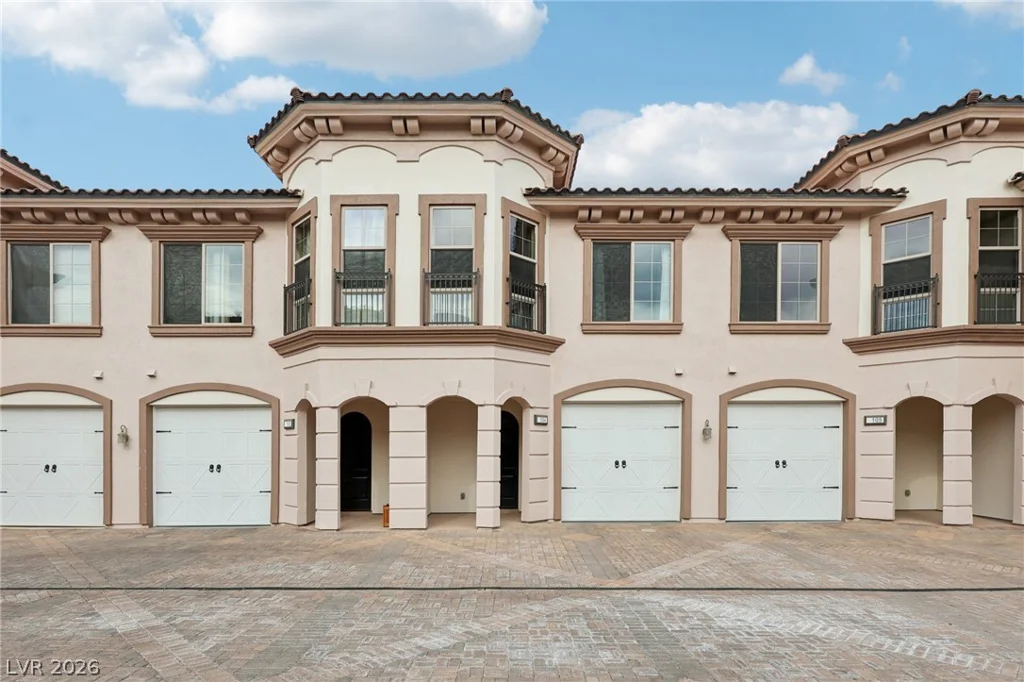 10 Via Vasari, Henderson, NV 89011