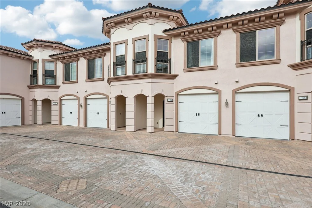 10 Via Vasari, Henderson, NV 89011