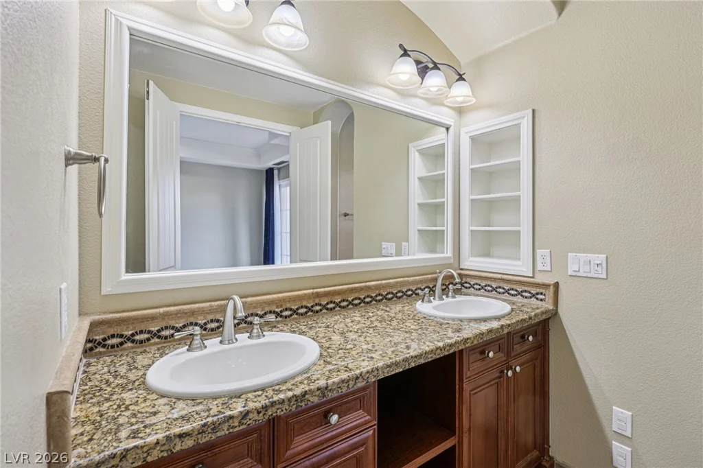 10 Via Vasari, Henderson, NV 89011