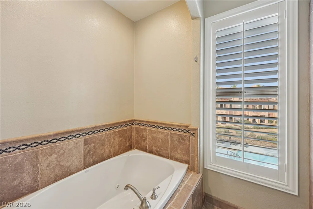 10 Via Vasari, Henderson, NV 89011