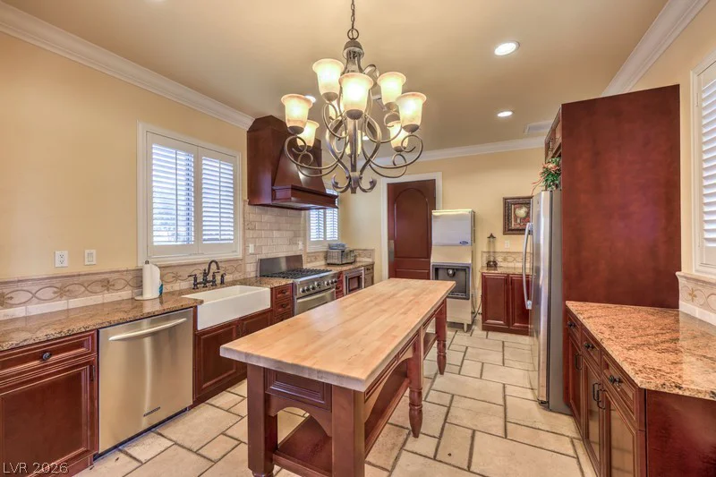 10 Via Vasari, Henderson, NV 89011