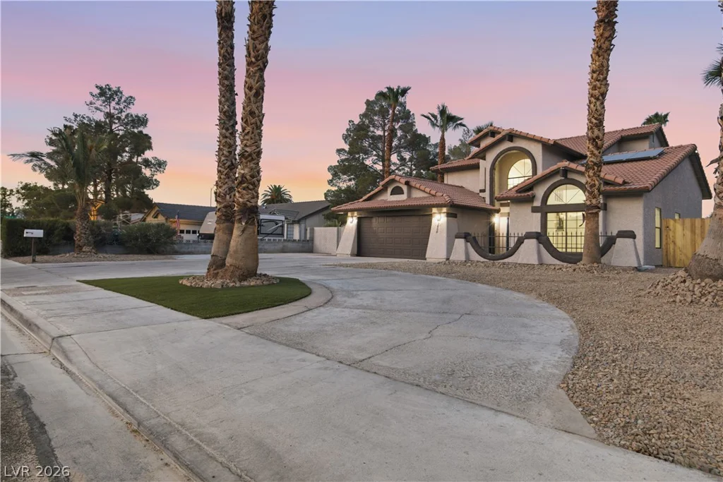 2908 Jones, Las Vegas, NV 89108