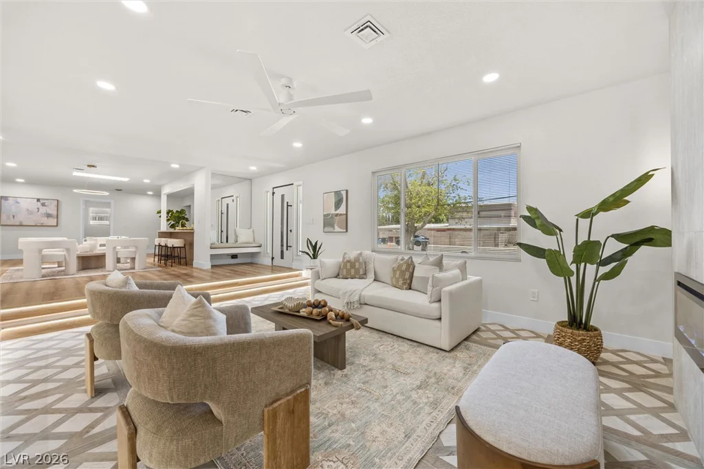 1242 Campbell, Las Vegas, NV 89102