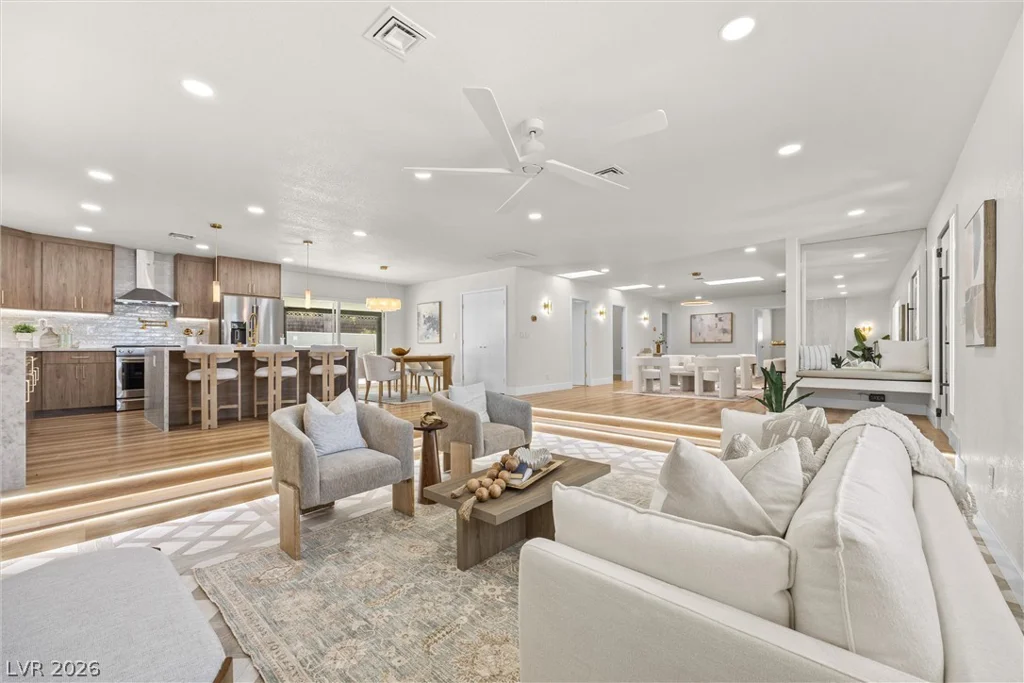 1242 Campbell, Las Vegas, NV 89102
