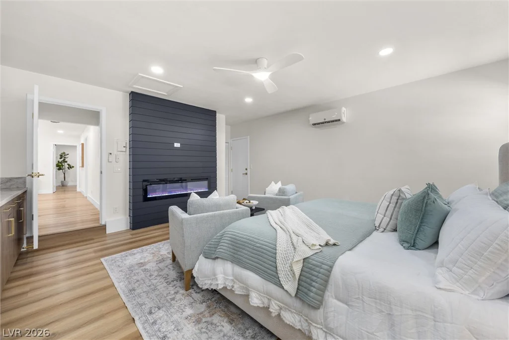 1242 Campbell, Las Vegas, NV 89102