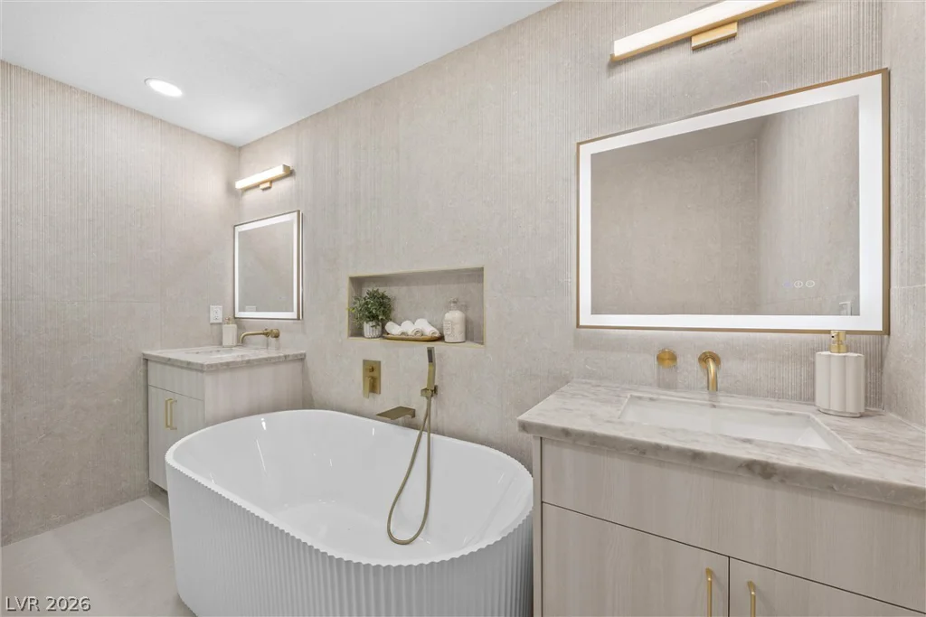 1242 Campbell, Las Vegas, NV 89102