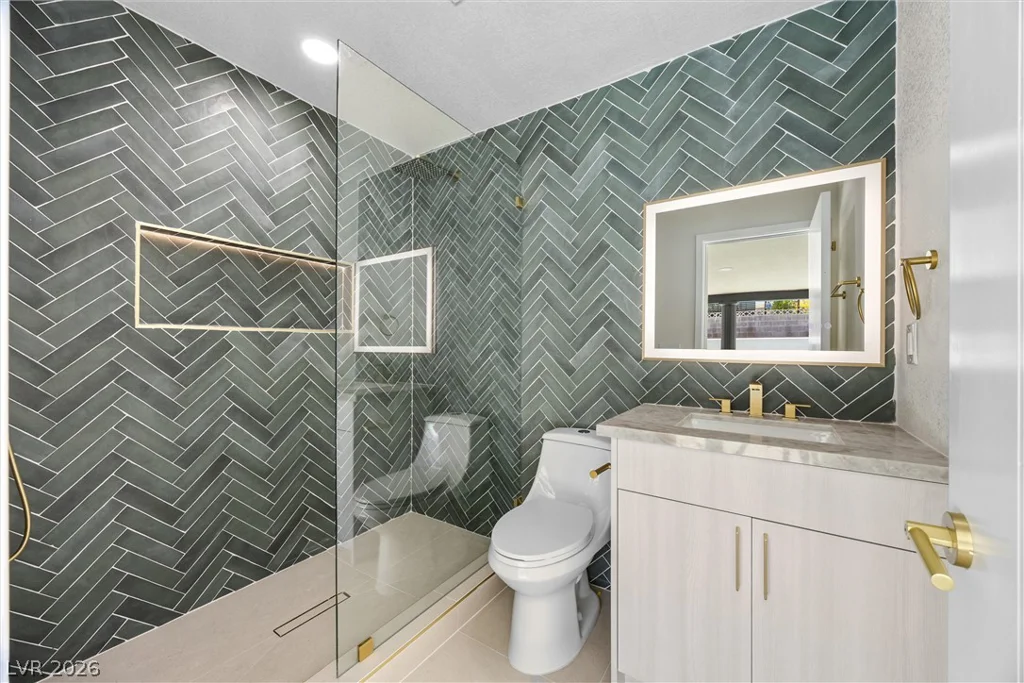 1242 Campbell, Las Vegas, NV 89102