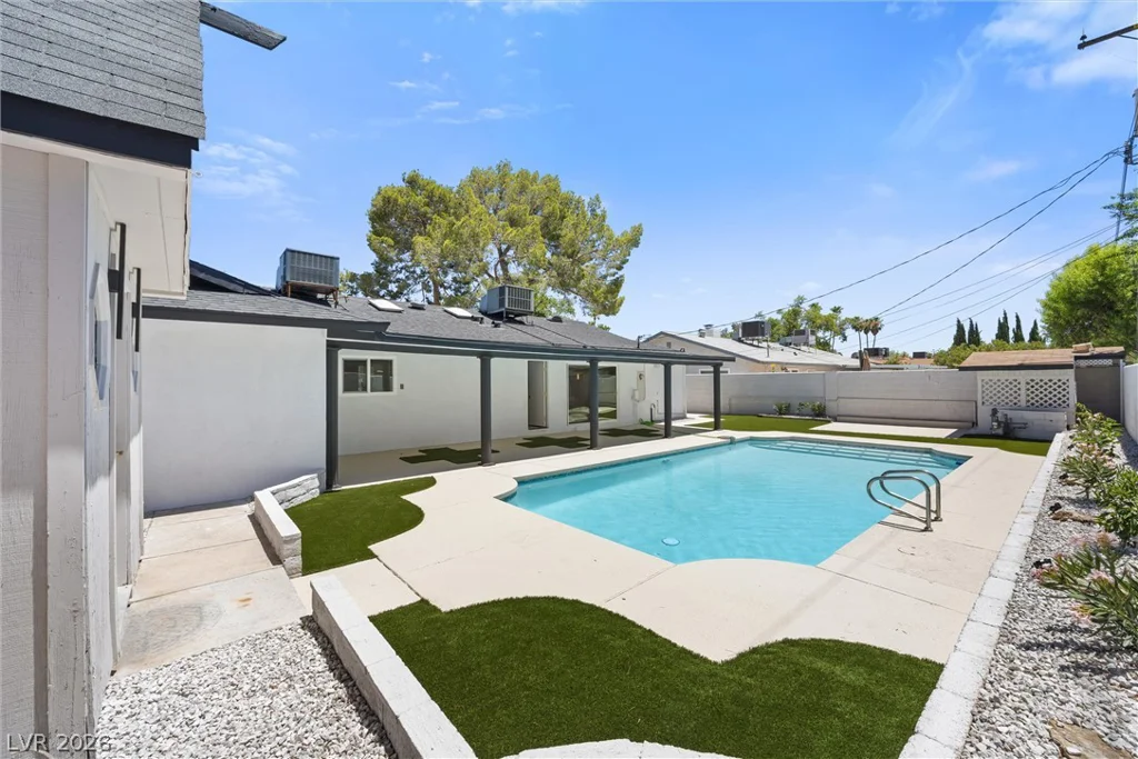 1242 Campbell, Las Vegas, NV 89102